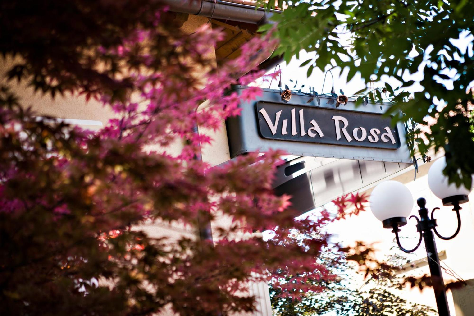 Villa Rosa Dunajská Streda Exteriör bild